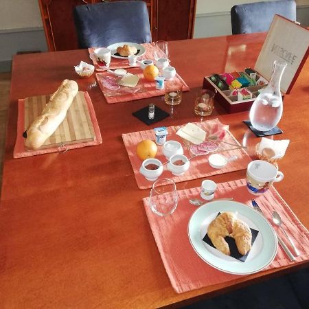 Authentieke Franse Kamer. Melay  Bagian luar foto